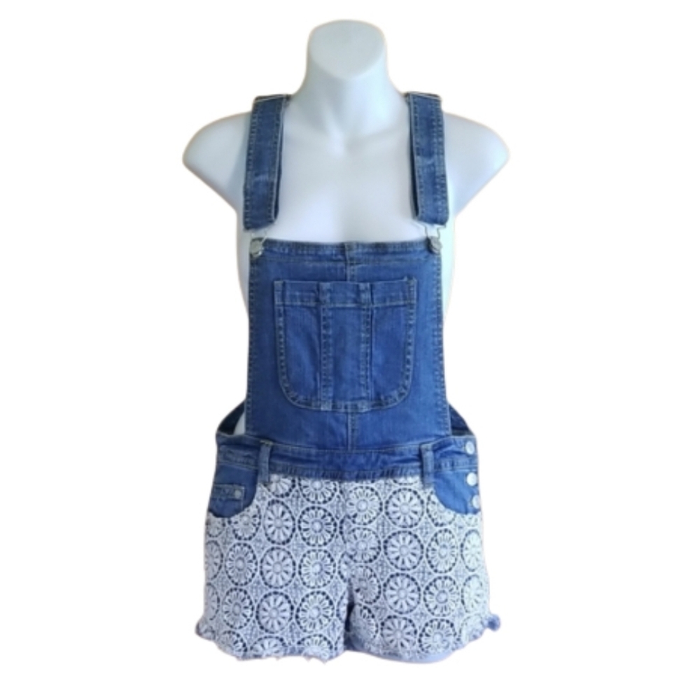 New Delia*s Womens Denim Bib Overall Shorts Crochet Front Bohemian Size Small